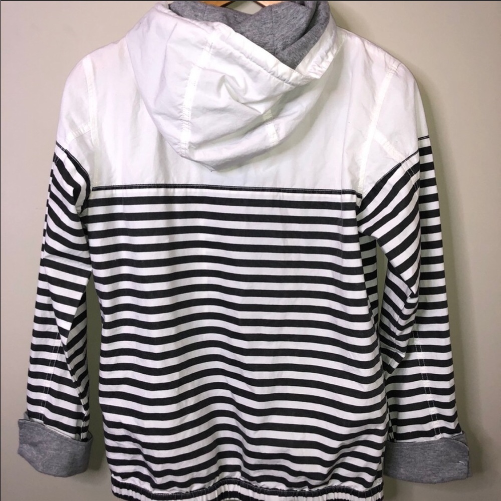 Twik Lightweight Jacket - Picture 5 of 6